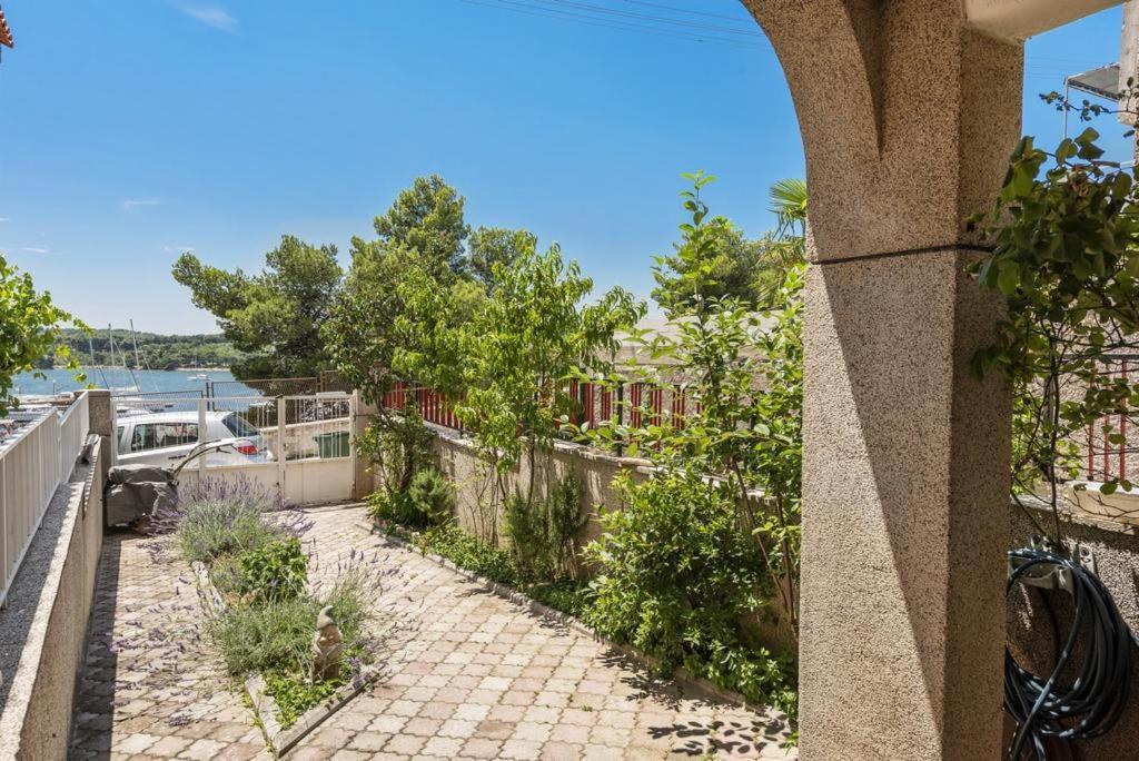 Apartments Tara, Sibenik - Mandalina Luaran gambar