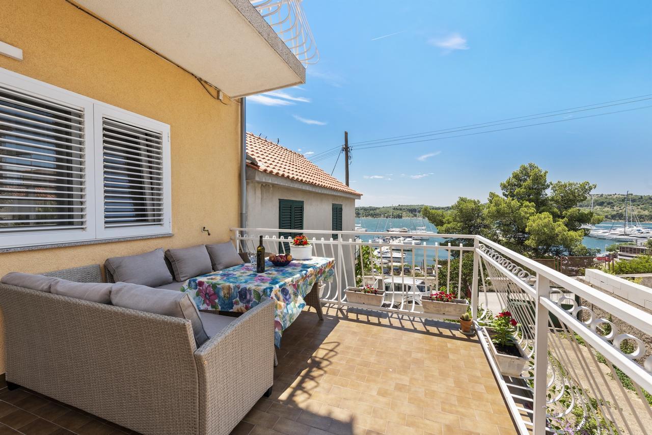 Apartments Tara, Sibenik - Mandalina Luaran gambar